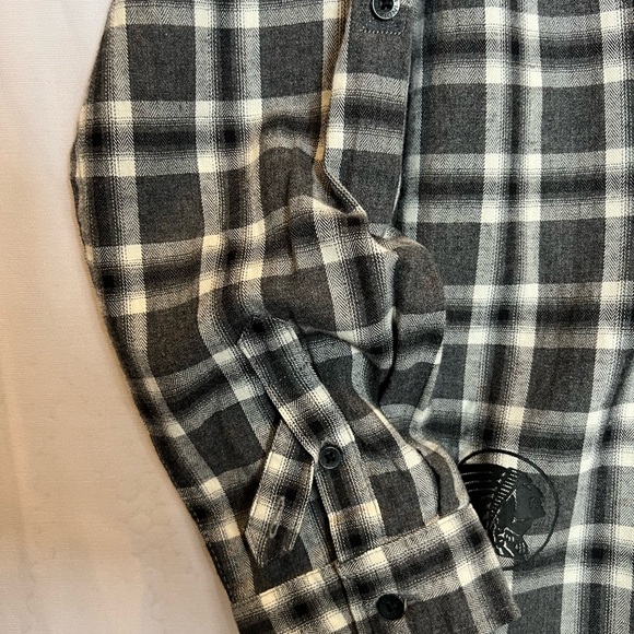 Indian motorcycle women’s button down shirt brand new. - Picture 7 of 15